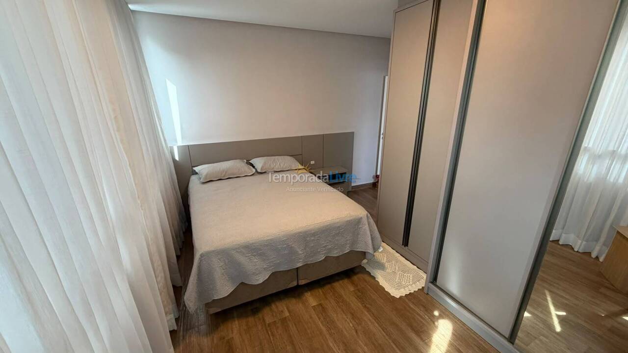 Apartamento para aluguel de temporada em Bombinhas (Canto Grande)