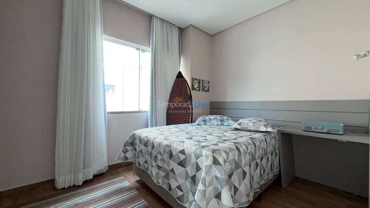Apartamento para aluguel de temporada em Bombinhas (Canto Grande)