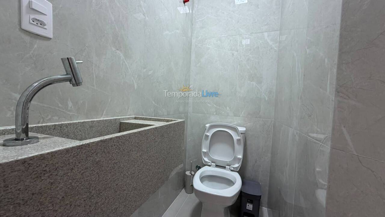 Apartamento para aluguel de temporada em Bombinhas (Canto Grande)