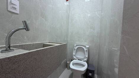 🌅 Cobertura Duplex a 40 Metros da Praia com Spa e Vista para o Mar