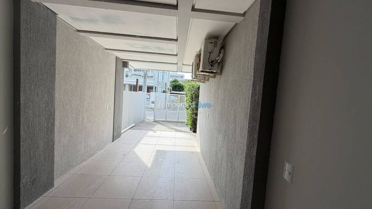 Apartamento para aluguel de temporada em Bombinhas (Canto Grande)