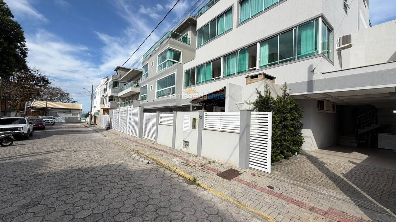 Apartamento para aluguel de temporada em Bombinhas (Canto Grande)