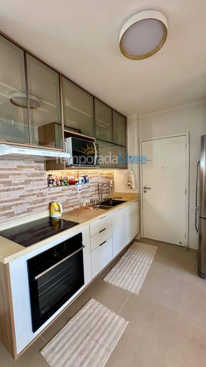 Apartamento para aluguel de temporada em Guarujá (Vila Alzira)