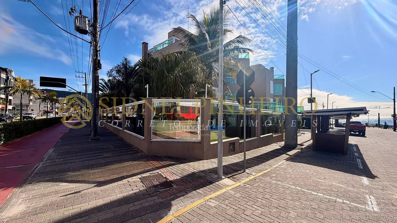 Casa para aluguel de temporada em Bombinhas (Praia de Bombas)