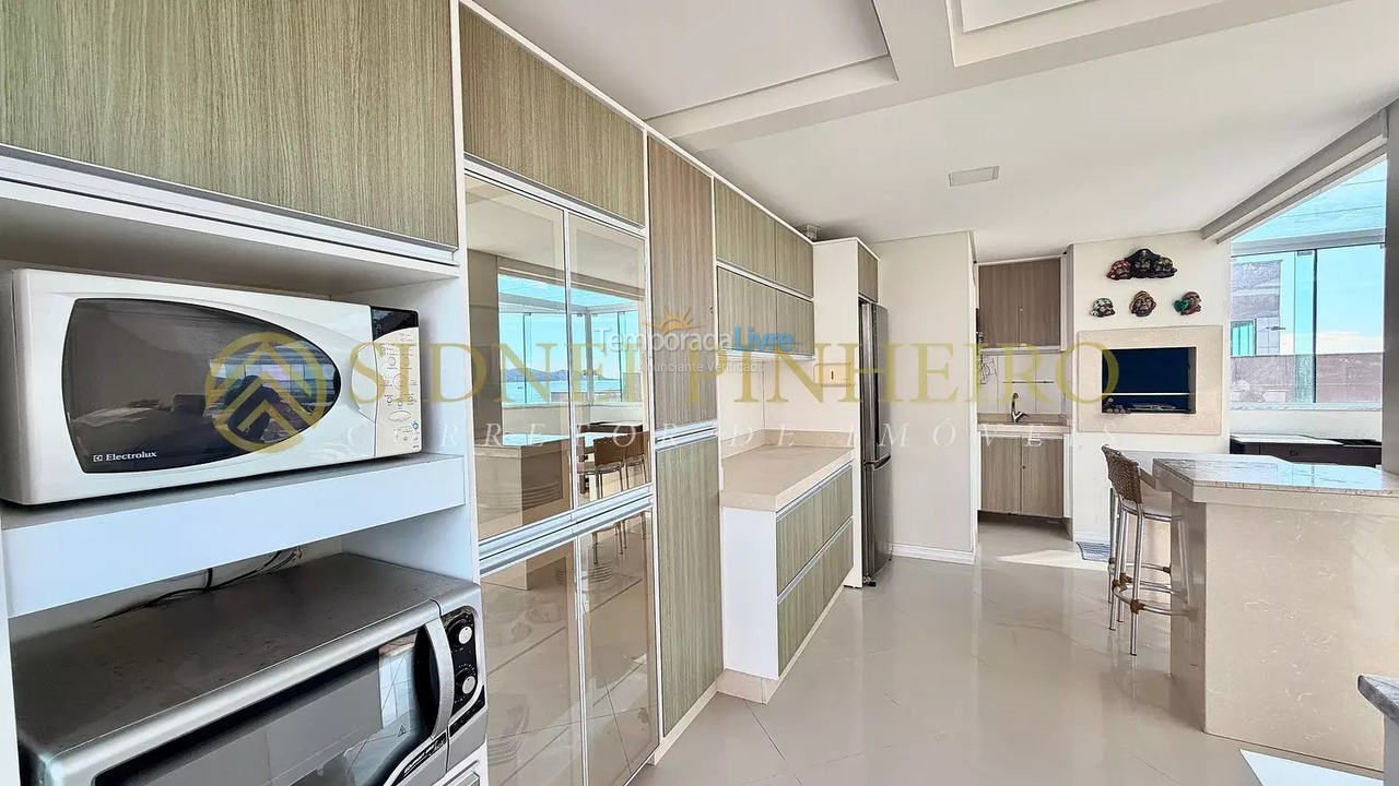 Casa para aluguel de temporada em Bombinhas (Praia de Bombas)