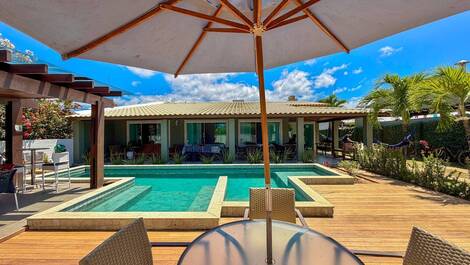 Excellent house 6/4 - Cond. Paradise - Close to the beach