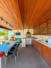 Excellent house 6/4 - Cond. Paradise - Close to the beach