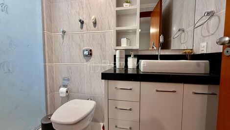 Vacation Rental: Ed Saint Denis, second block, 2 bedrooms, 1 suite, downtown Balneário Camboriú