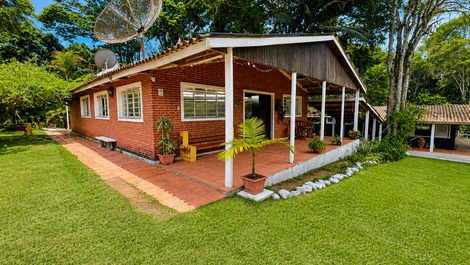 CHÁCARA MOGI DAS CRUZES, COM PISCINA, HIDROMASSAGEM, CAMPO