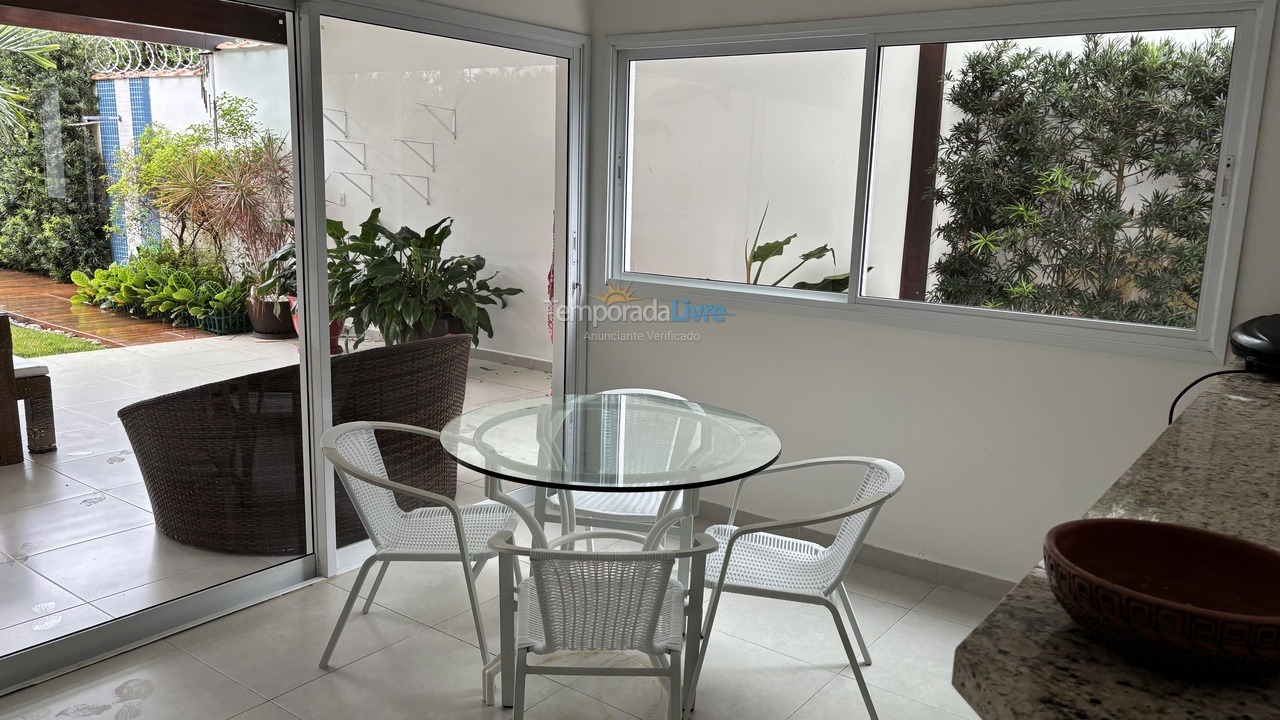 Casa para alquiler de vacaciones em Bertioga (Jardim São Lourenço)