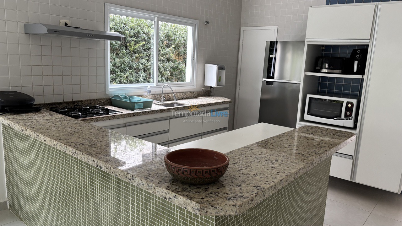 Casa para alquiler de vacaciones em Bertioga (Jardim São Lourenço)
