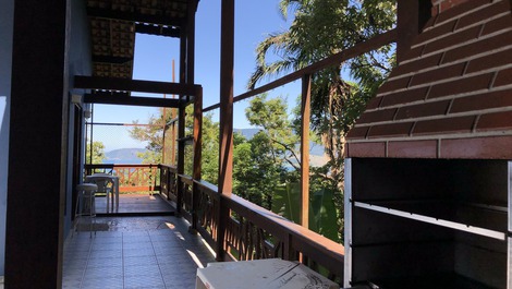 Beautiful view to the sea - Waterfall and Park neighbors - 4 suites.