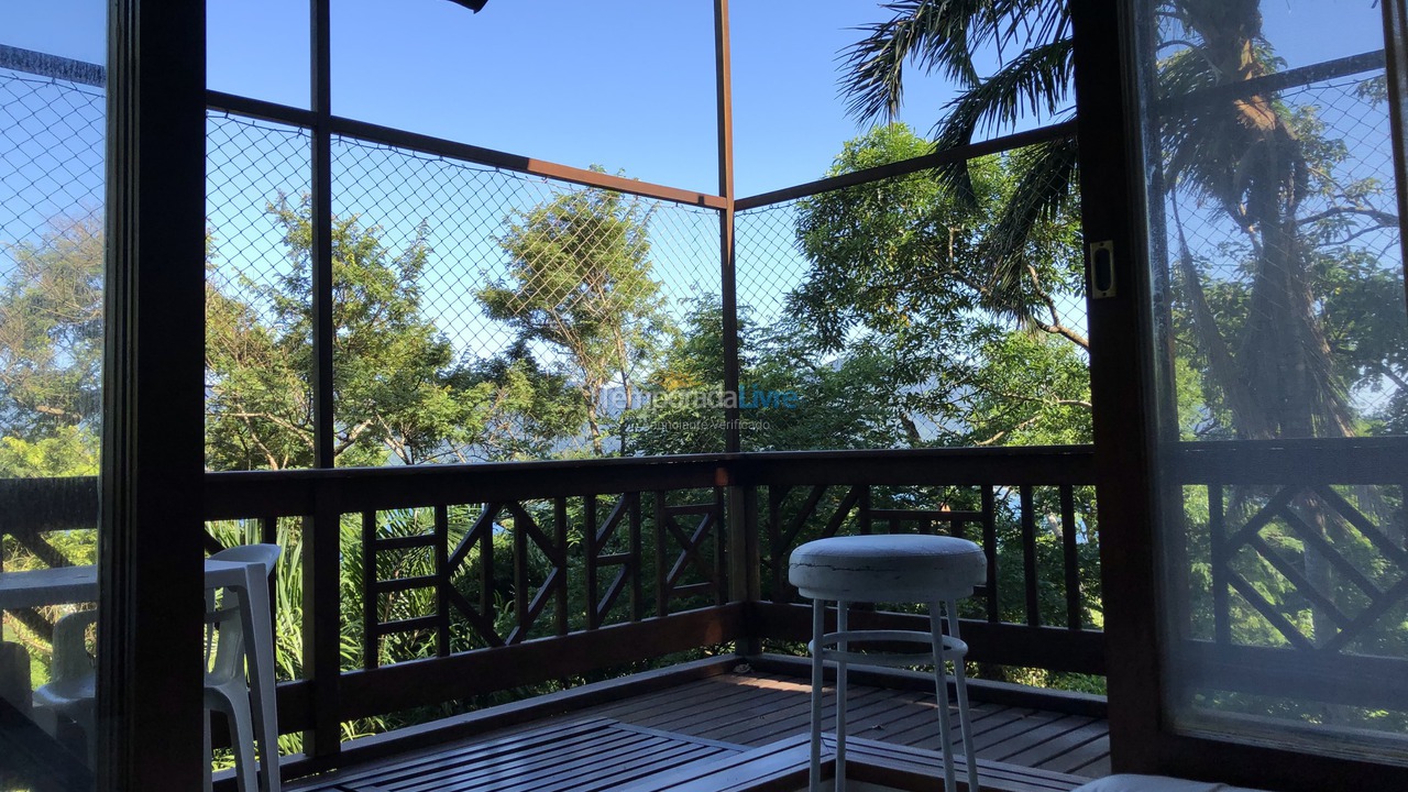 Casa para aluguel de temporada em Ilhabela (Praia da Feiticeira)