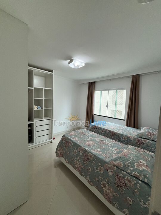 Apartamento para aluguel de temporada em Itapema (Meia Praia)