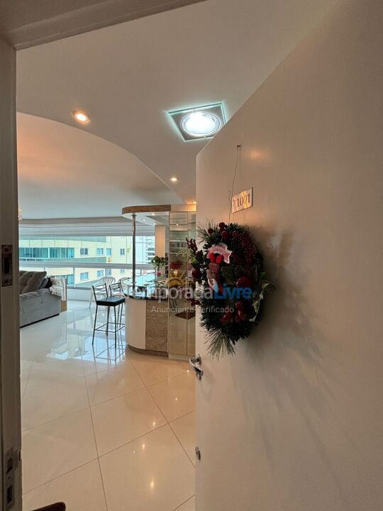 Apartamento para aluguel de temporada em Itapema (Meia Praia)