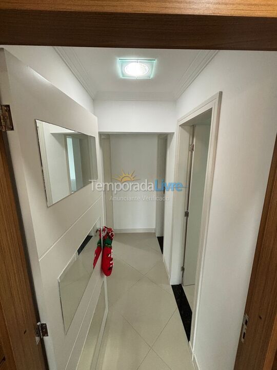Apartamento para aluguel de temporada em Itapema (Meia Praia)