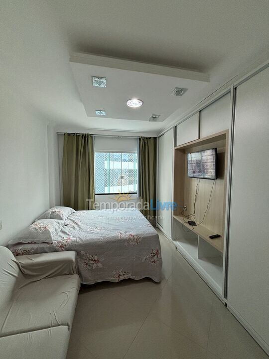 Apartamento para aluguel de temporada em Itapema (Meia Praia)