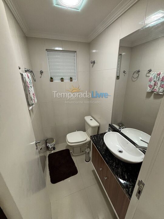 Apartamento para aluguel de temporada em Itapema (Meia Praia)