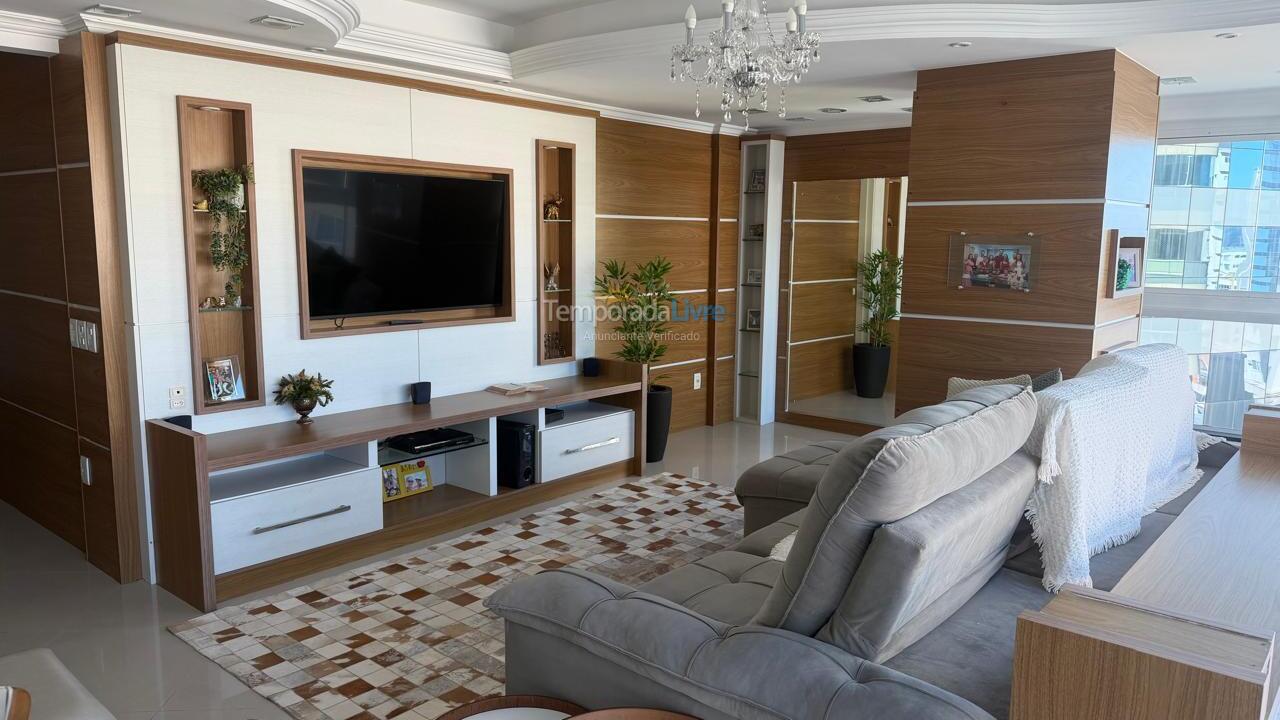Apartamento para aluguel de temporada em Itapema (Meia Praia)