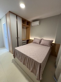 Apartamento de 2 dormitorios en primera línea de playa en Atalaia, cerca del mercado callejero y del mar.
