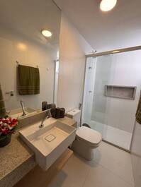 Apartamento de 2 dormitorios en primera línea de playa en Atalaia, cerca del mercado callejero y del mar.