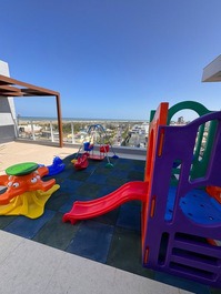 Apartamento de 2 dormitorios en primera línea de playa en Atalaia, cerca del mercado callejero y del mar.