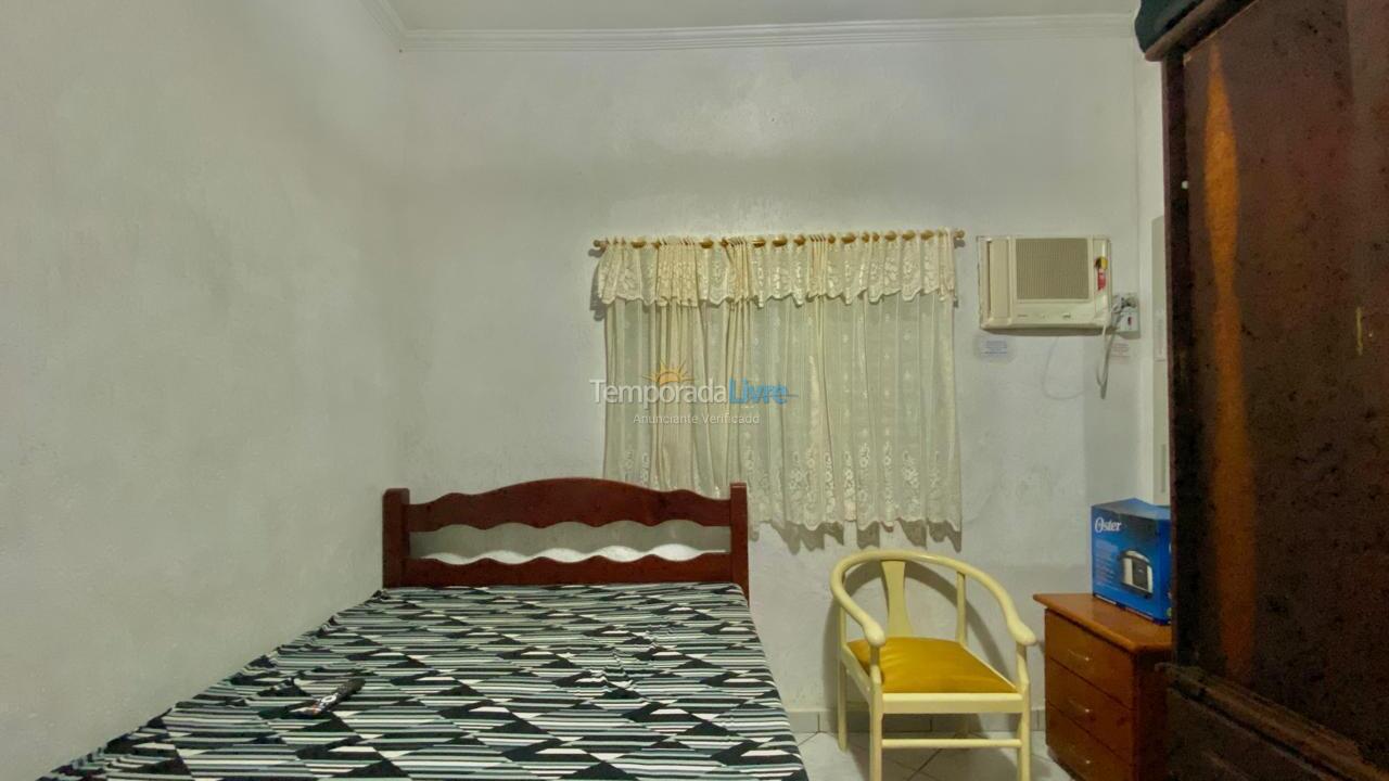 Casa para aluguel de temporada em Guarujá (Enseada)