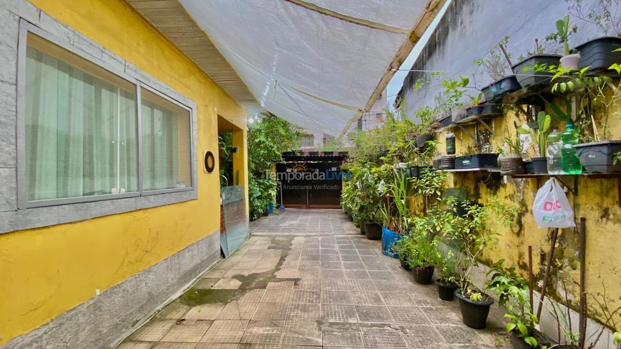Casa para aluguel de temporada em Guarujá (Enseada)