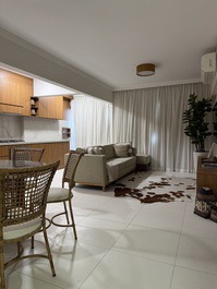 Beautiful apartment very close to Atlântico Shopping Mall.