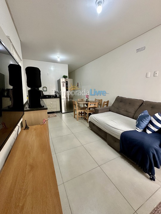 Casa para aluguel de temporada em Bombinhas (Praia de Zimbros)