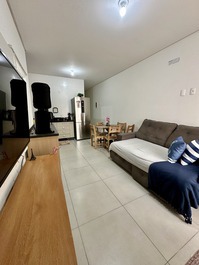 Casa com 2 dormitórios na Praia de Zimbros/Bombinhas!