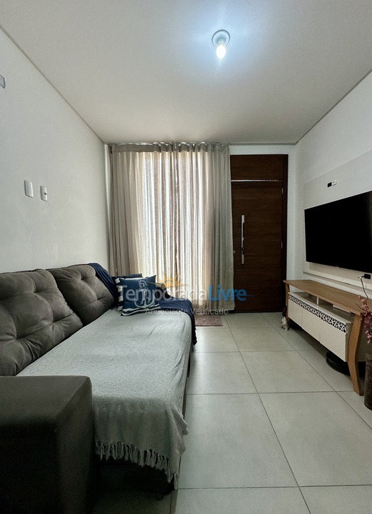Casa para aluguel de temporada em Bombinhas (Praia de Zimbros)