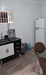 Casa de dos plantas con piscina, a 300 metros de la playa.