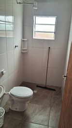 Casa de dos plantas con piscina, a 300 metros de la playa.