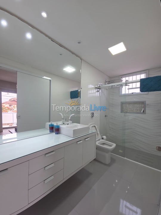 Casa para aluguel de temporada em São Francisco do Sul (Enseada)
