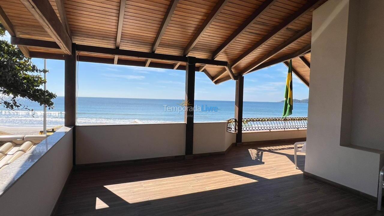 Casa para aluguel de temporada em Bombinhas (Praia de Bombas)
