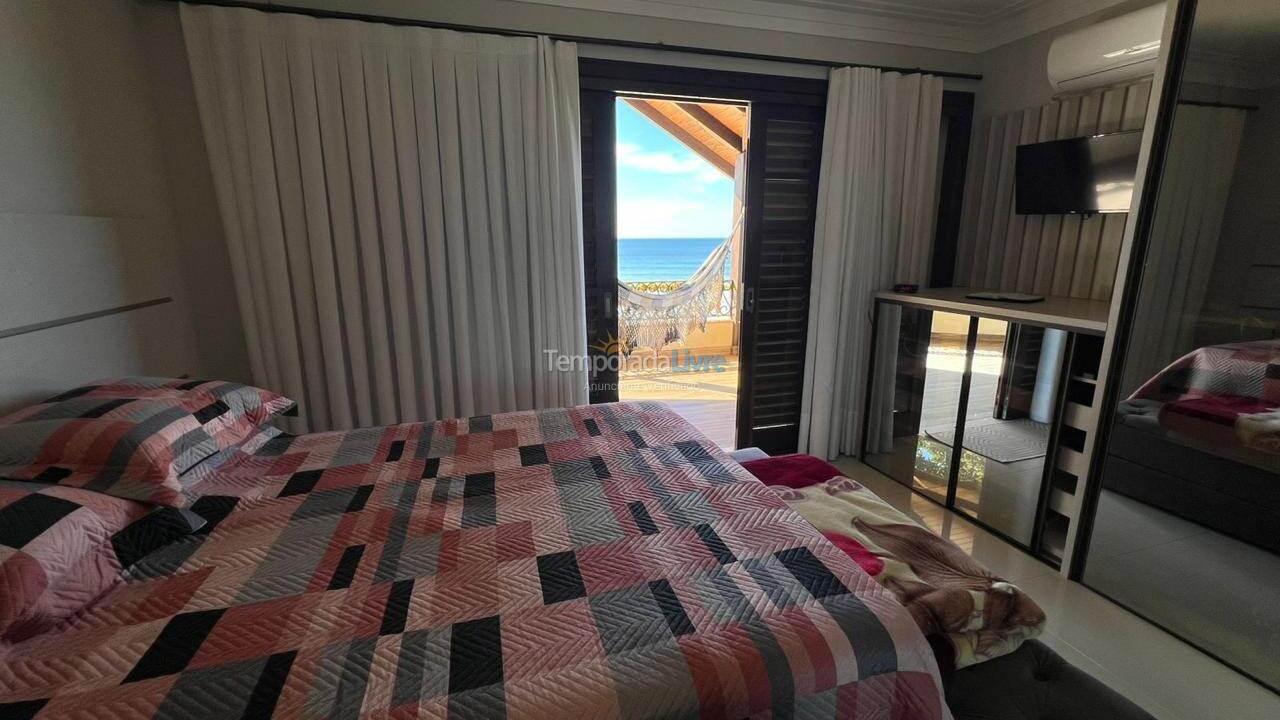 Casa para aluguel de temporada em Bombinhas (Praia de Bombas)