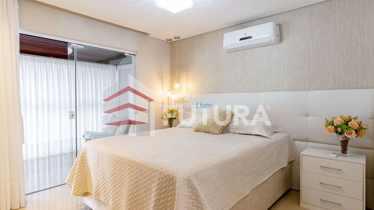 House for vacation rental in Bombinhas (Praia da Lagoinha)