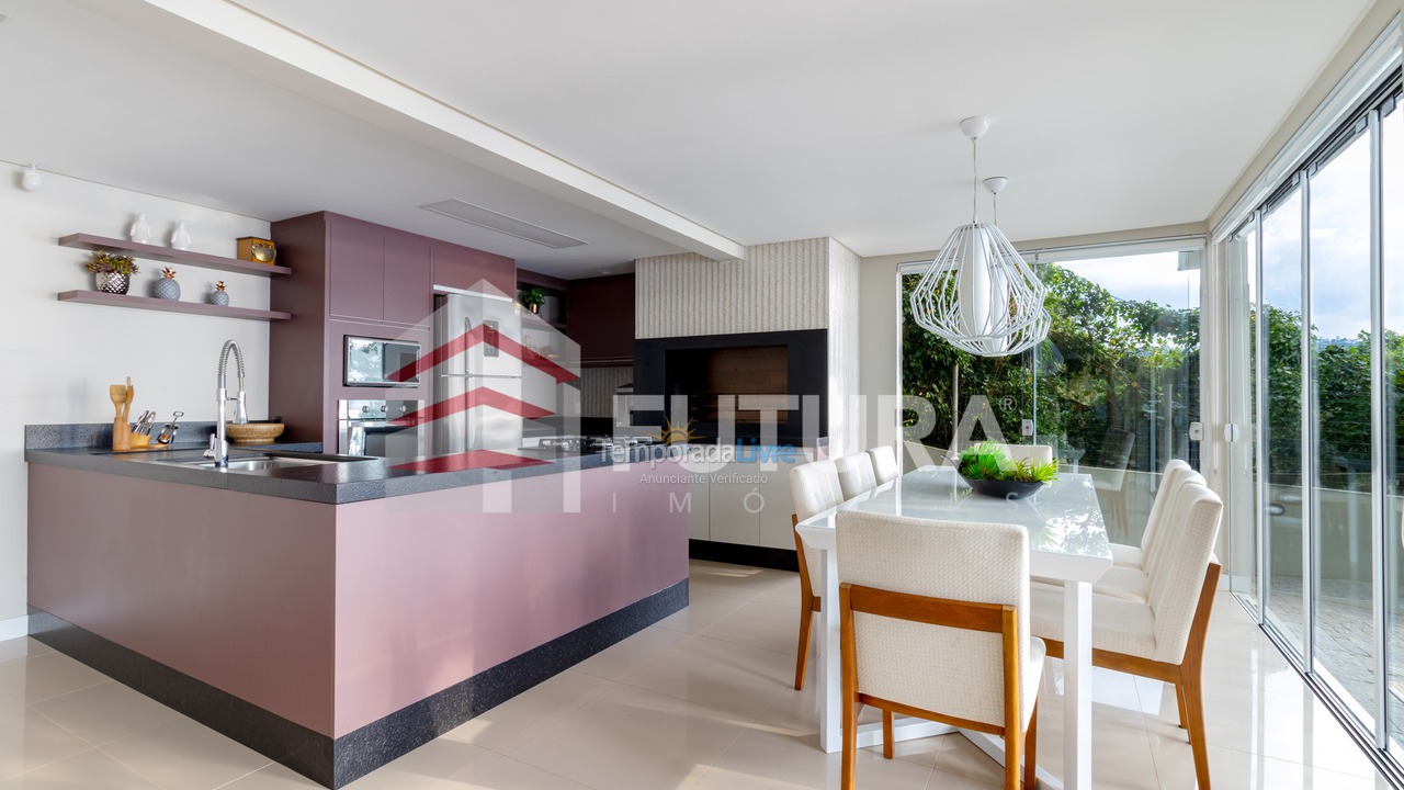 House for vacation rental in Bombinhas (Praia da Lagoinha)