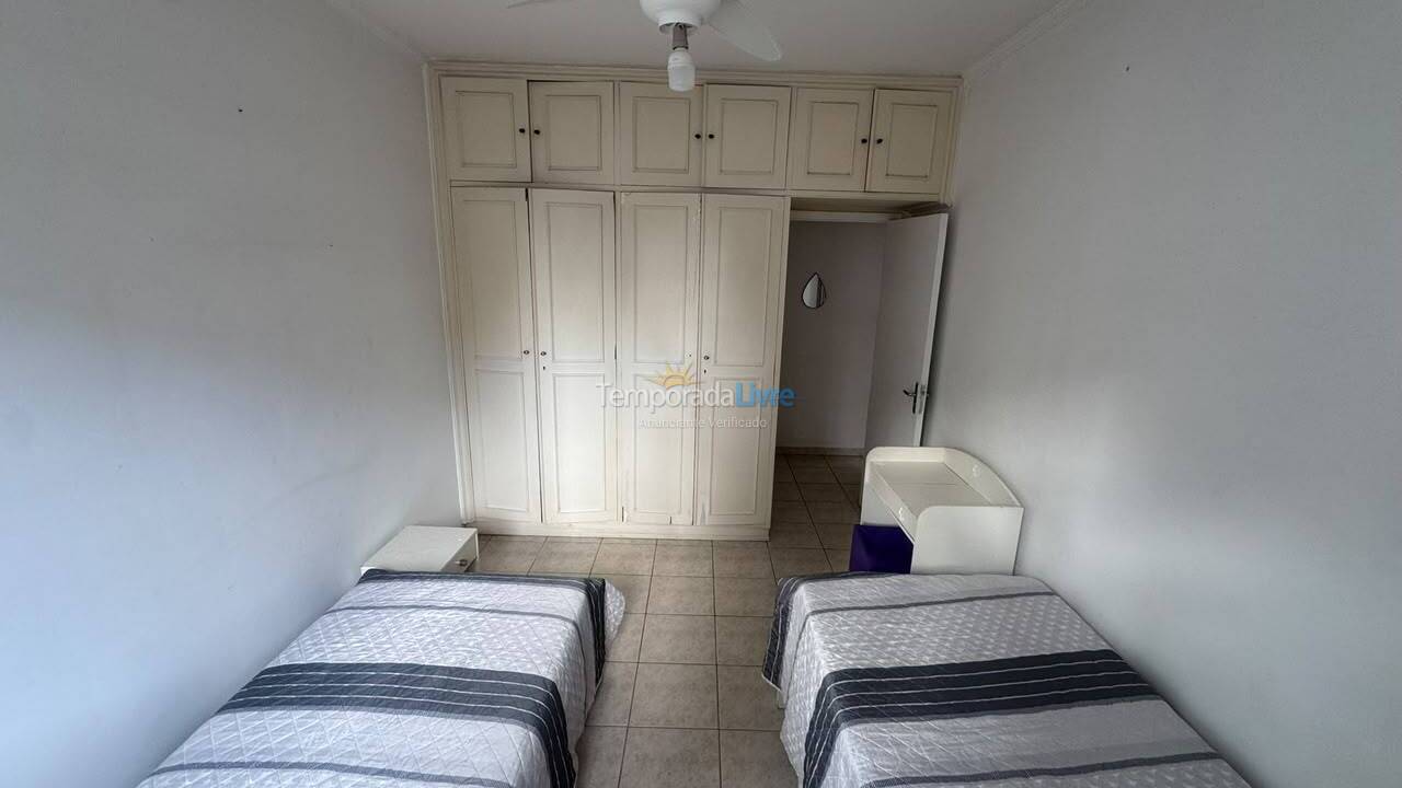 Apartamento para aluguel de temporada em Guarujá (Pitangueiras)