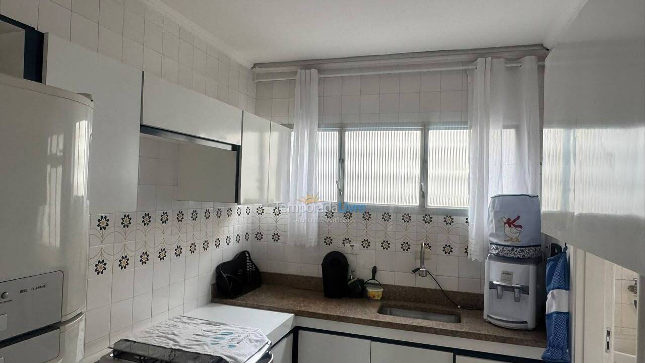Apartamento para aluguel de temporada em Guarujá (Pitangueiras)