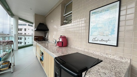 Ground-floor apartment with ocean views in Riviera de São Lourenço.