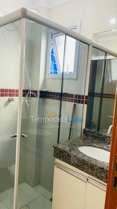 Apartamento para aluguel de temporada em Praia Grande (Vila Tupi)