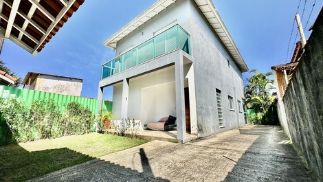 3 minutos da Praia da Enseada. Centro de Bertioga