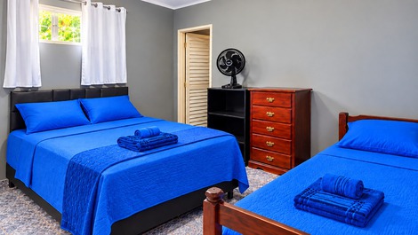 Quarto 4- suíte cama de casal /solteiro 