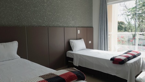 Quarto com 2 bicamas