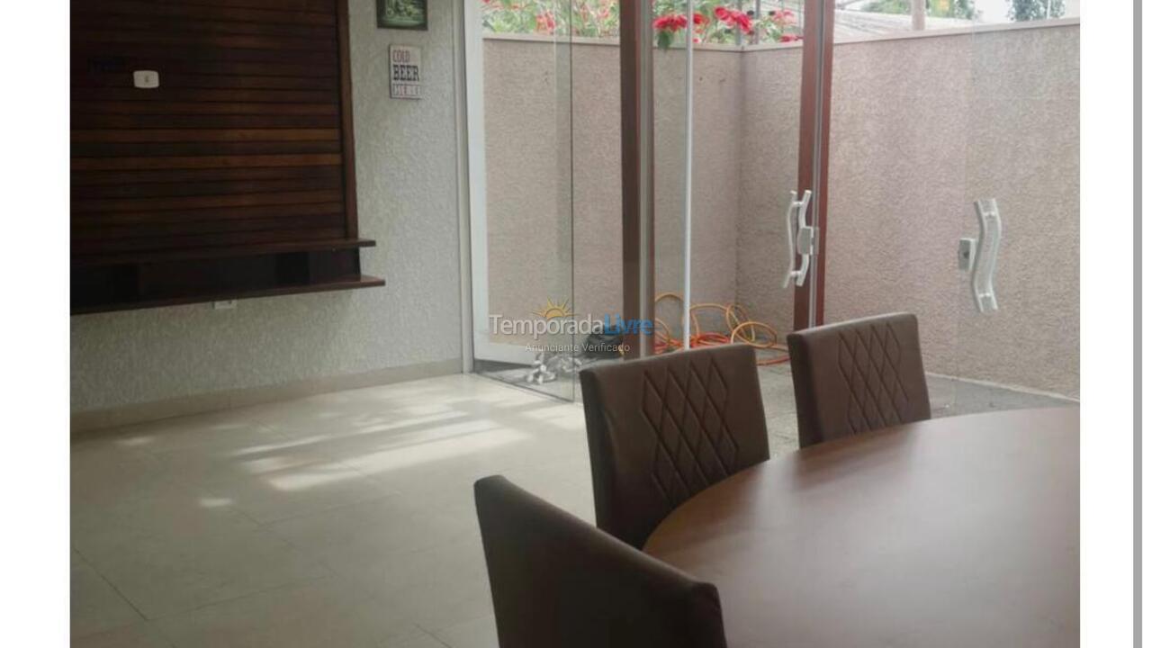 Casa para aluguel de temporada em Foz do Iguaçu (Vila A)