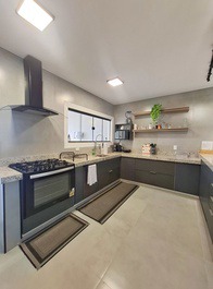 Cozinha moderna e equipada