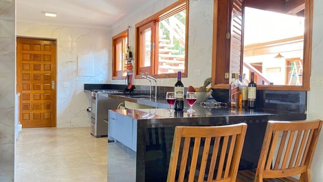 Alegria House | Most complete house in Itamambuca | 5 bedrooms with AC | 3min from the beach | Check in and enjoy your vacation, we have everything you need!