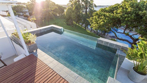 Piscina aquecida e com hidro no deck